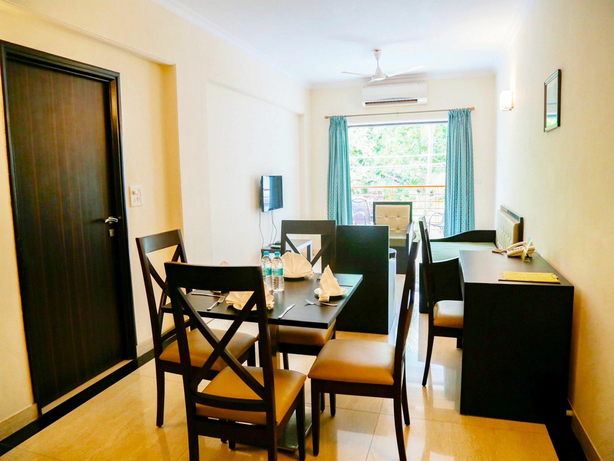 Arotel Rooms & Suites กาลังกูติ ภายนอก รูปภาพ
